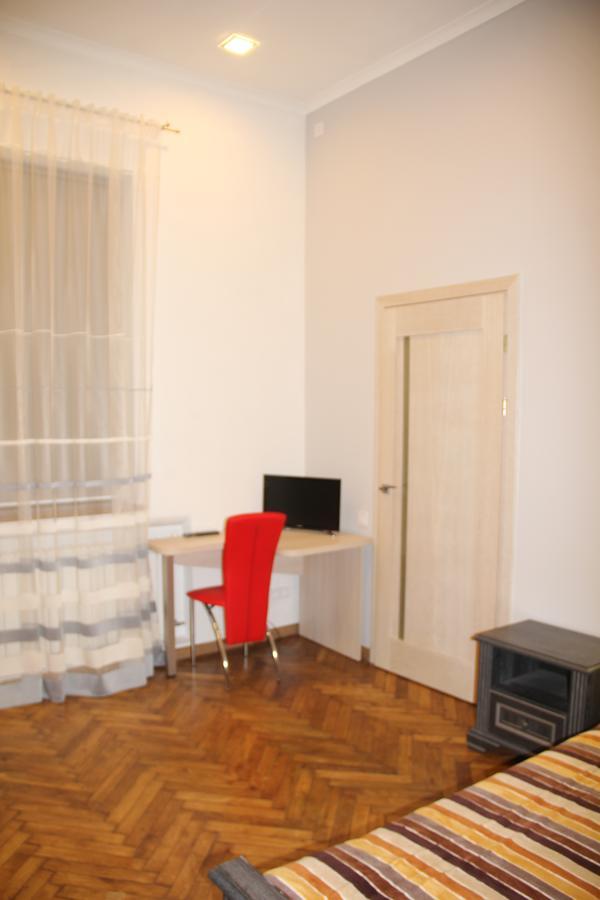 Apartment On Khorvatska Street Lviv Eksteriør bilde